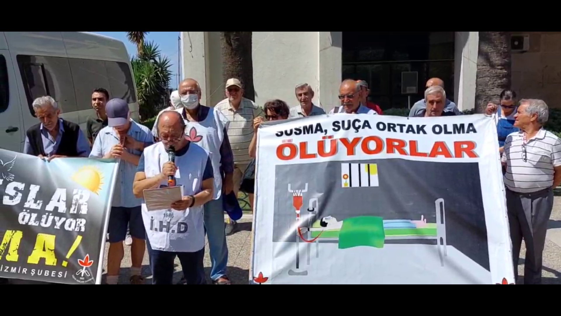 İZMIR'DE HASTA TUTSAKLAR SERBEST BIRAKILSIN ÇAĞRISI