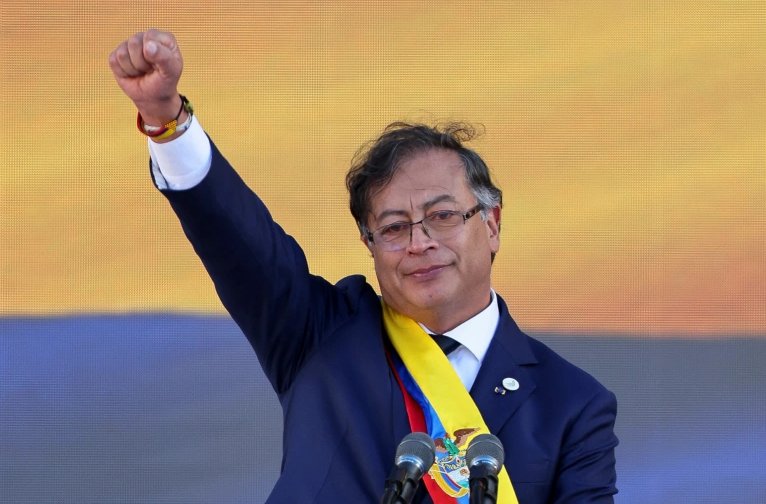 Eski gerilla Gustavo Petro resmen cumhurbaşkanı oldu: Bu barış hükümetidir!